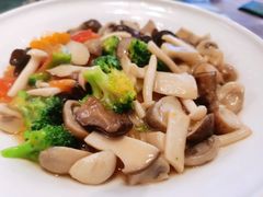炒八珍菌-山外山菜馆(玉泉路店)