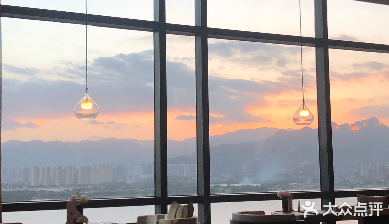 福州探店｜轻奢风酒廊｜像酒吧一样