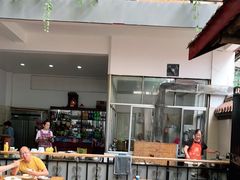 -茅屋大酒店