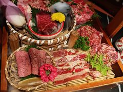 -山川小町·极番烧肉(新地假日广场店)
