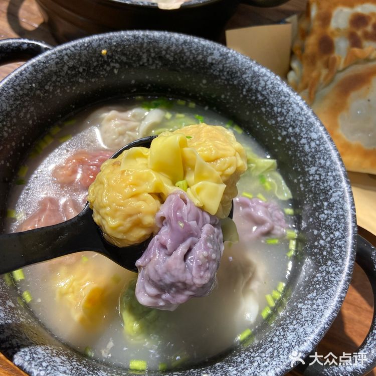 🌊青岛必尝!特色手作鱼汤馄饨🍲