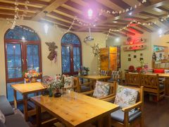 -月亮眼花园餐厅书吧酒吧