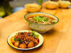 -拈签一笑黄牛肉辣卤串串