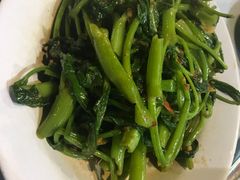 -明记烧鱼美味店