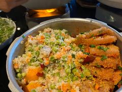 -帅巴人舅母子腊蹄民俗村