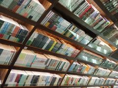 -钟书阁(珍园店)