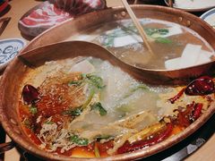 -洱火云南酸菜牛肉火锅(石景山当代商城店)