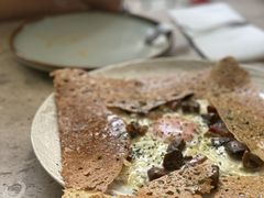 鸡蛋蘑菇熏肉荞麦可丽饼-RAC BAR(安福路店)