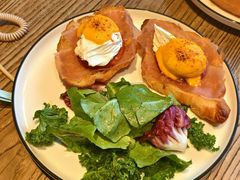 班尼迪克蛋-Common Table · Brunch & Coffee