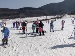 -济南卧虎山滑雪场