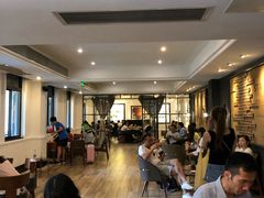 大堂-星巴克臻选(广州沙面店)