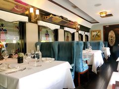 靠窗位-火车头法国西餐厅