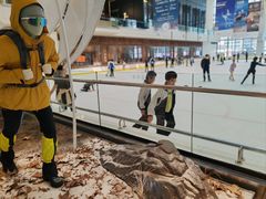 -冰纷万象滑冰场(深圳万象城店)