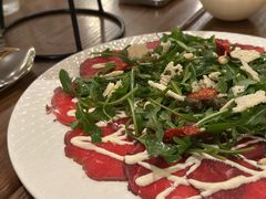 威尼斯风味生牛肉薄片配芝麻菜-IL TEATRO 精品意大利餐厅