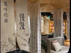 -新华里咖啡书吧(新华书店小寨店)