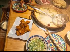 -洱火云南酸菜牛肉火锅(石景山当代商城店)