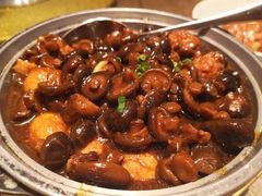 金钱菇鹌鹑蛋焖猪手-香园茶社·金陵小灶(老门东店)