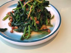 果仁菠菜-八珍饺子·烤鸭·家常菜
