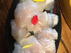 -老牌坊云南鱼豆花火锅(爱建店)