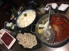 -左庭右院鲜牛肉火锅(金山万达店)