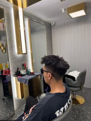 -即型男士理发工作室