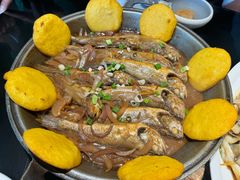 鱼锅饼子-五谷丰登农家院·地道胶东菜·海鲜烧烤(威海店)