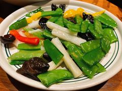 -云海肴·汽锅鸡·云南菜(天山百盛优客店)