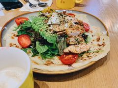 照烧鸡肉配牛油果拉法沙拉-HELLO 27 意面·沙拉·帕尼尼