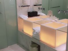 -上海滴水湖皇冠假日酒店