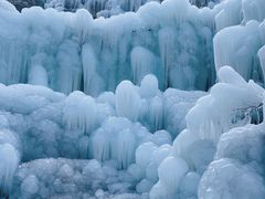 -大平台龙居瀑布旅游区