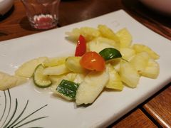 青柠檬拌菠萝-云海肴·汽锅鸡·云南菜(苏州中心店)