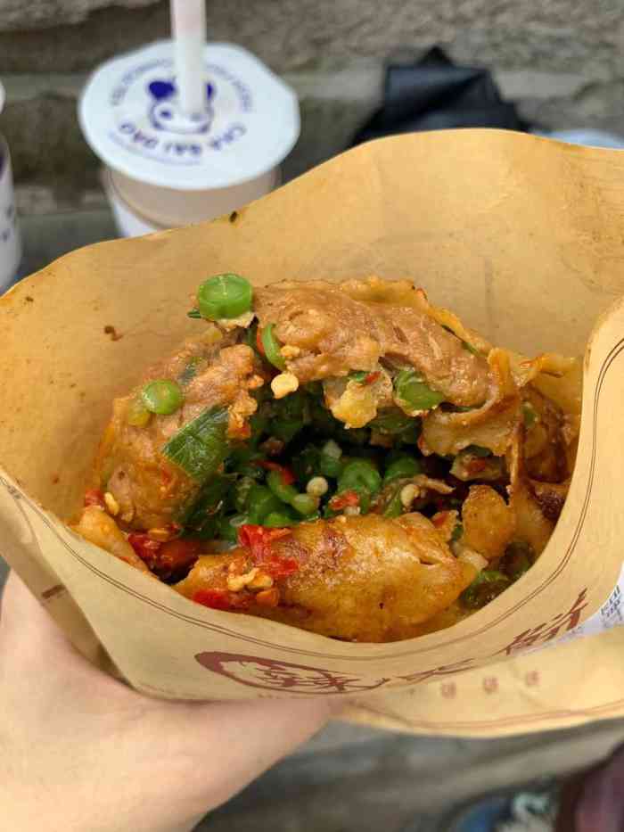 来宁波鼓楼玩,打卡了很火的辣哭饼 果然是期望大于
