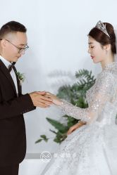 -曼青婚纱礼服馆