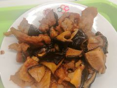 香菇炒肉-北大家园食堂