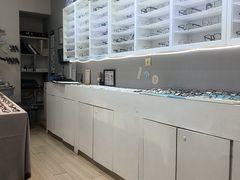 -天空之镜眼镜店蔡司依视路授权店(天通苑店)