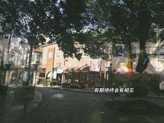 -钟书阁(松江泰晤士小镇店)