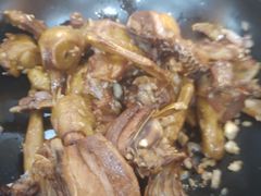 椒盐乳鸽-晶莹品鲜.顺德鱼生.特色桑拿菜