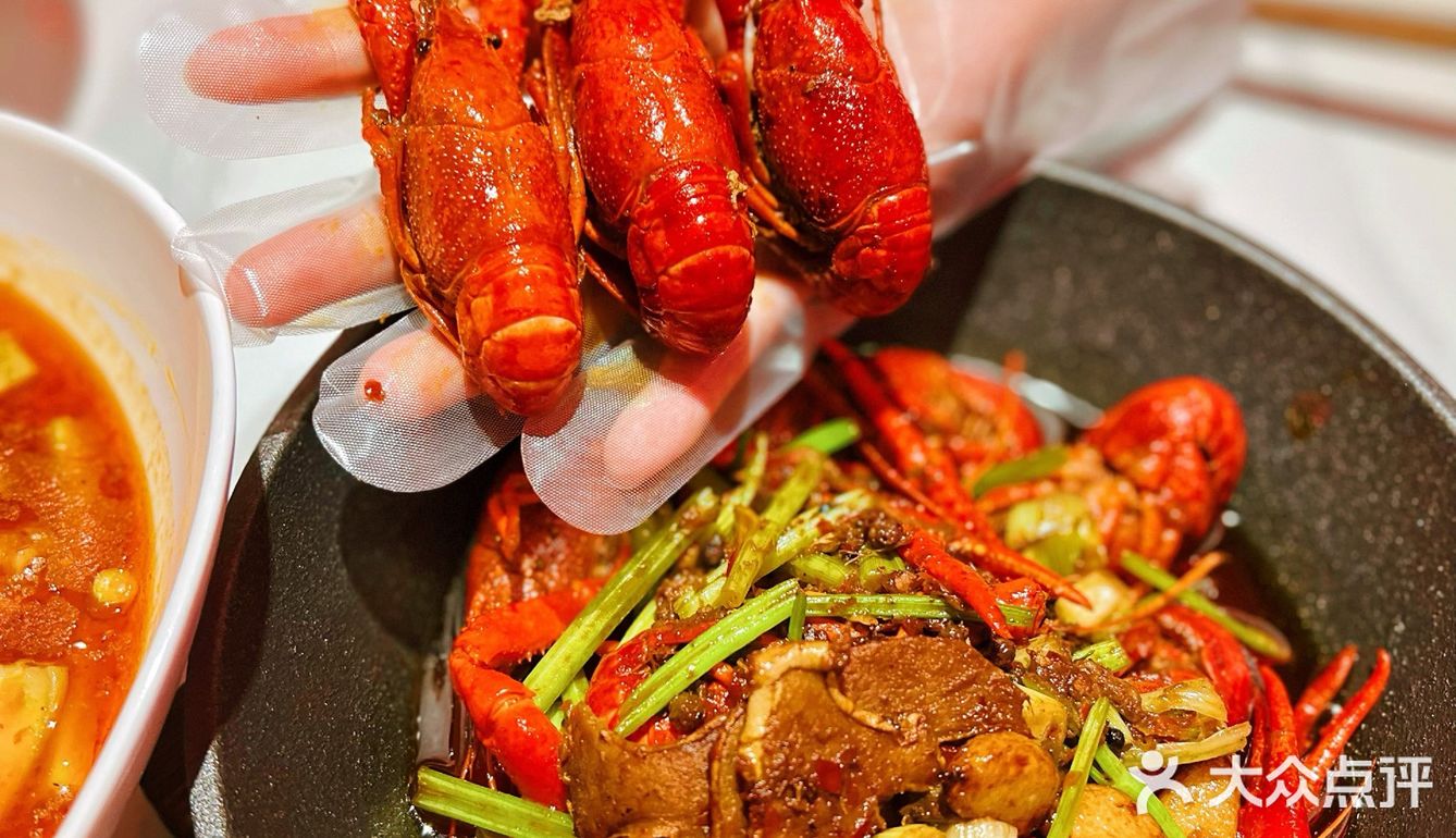 吃新鲜的小龙虾就来麻辣诱惑！🦞