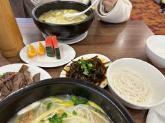 -维笙望湖·天膳源蒙自过桥米线