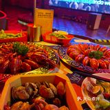 体验在酒吧？桌游？哈啤酒吃小龙虾🦞