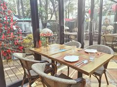 露天位-Golden Lily河内巴黎法越料理餐厅(建国西路店)