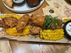 经典鸡翅烤鱼玉米-Mark&Mars Restaurant