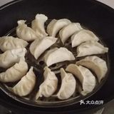 热腾腾、胖乎乎的白菜猪肉蒸饺！