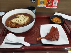 -百年老字号·观振兴蟹黄面·三虾面·苏式面(观前街富仁坊巷店)