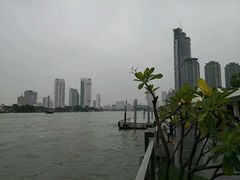 -曼谷湄南河畔华美达广场酒店