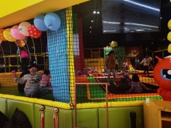 -蹦蹦跳跳(新奥购物中心店)