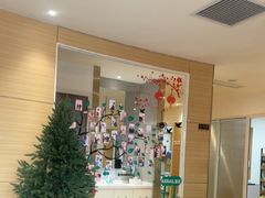 -瑞尔齿科(上海长风大悦城店)