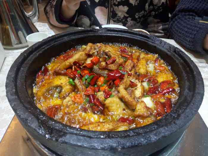 味源蜀香坊(江东花城店)-"江东花城小区外面,餐厅面积大,空间高,有.