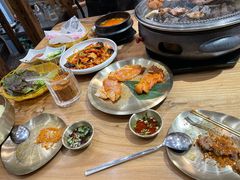 -青瓦餐厅·生鱼片·韩园烤肉(西塔店)