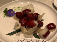 红衣少女-蝶园·装修中(BFC外滩金融中心店)